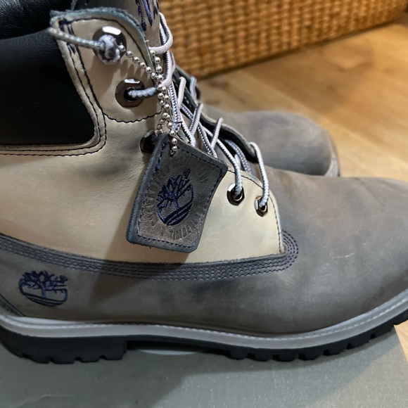 Timberlan 6” Waterproof with customized color…one of its kind. Good condition! - Picture 3 of 4